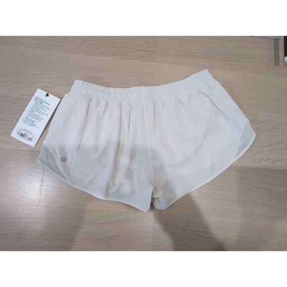 New Lululemon Size 10 Hotty Hot High Rise HR Lined Short 2.5" Bone White - Picture 6 of 8